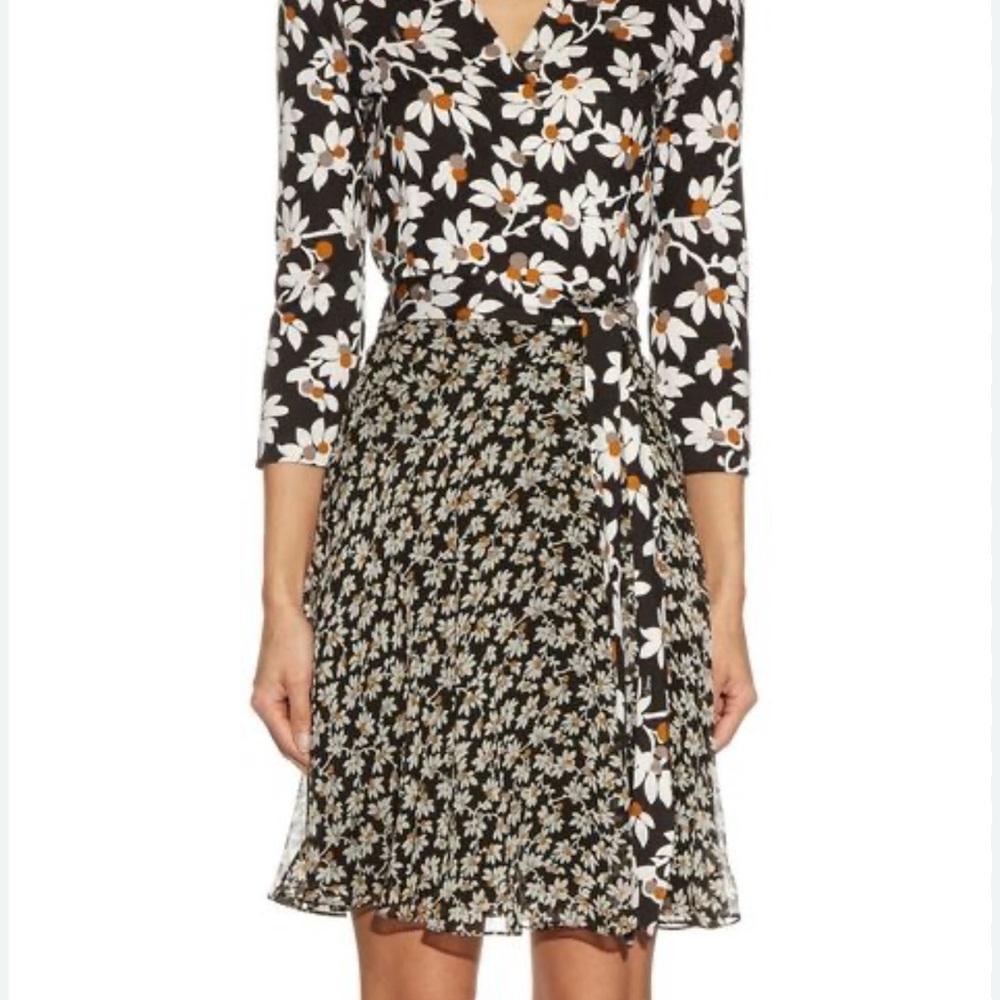 DVF Irina Chiffon Wrap dress 100% silk combo size 8